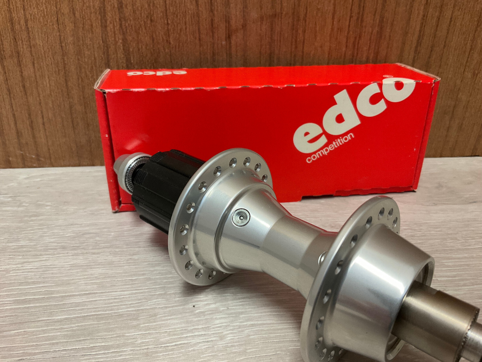 NOS edco Competition rear hub 32H 7-speed grease gurad 130mm new old stock +HGa