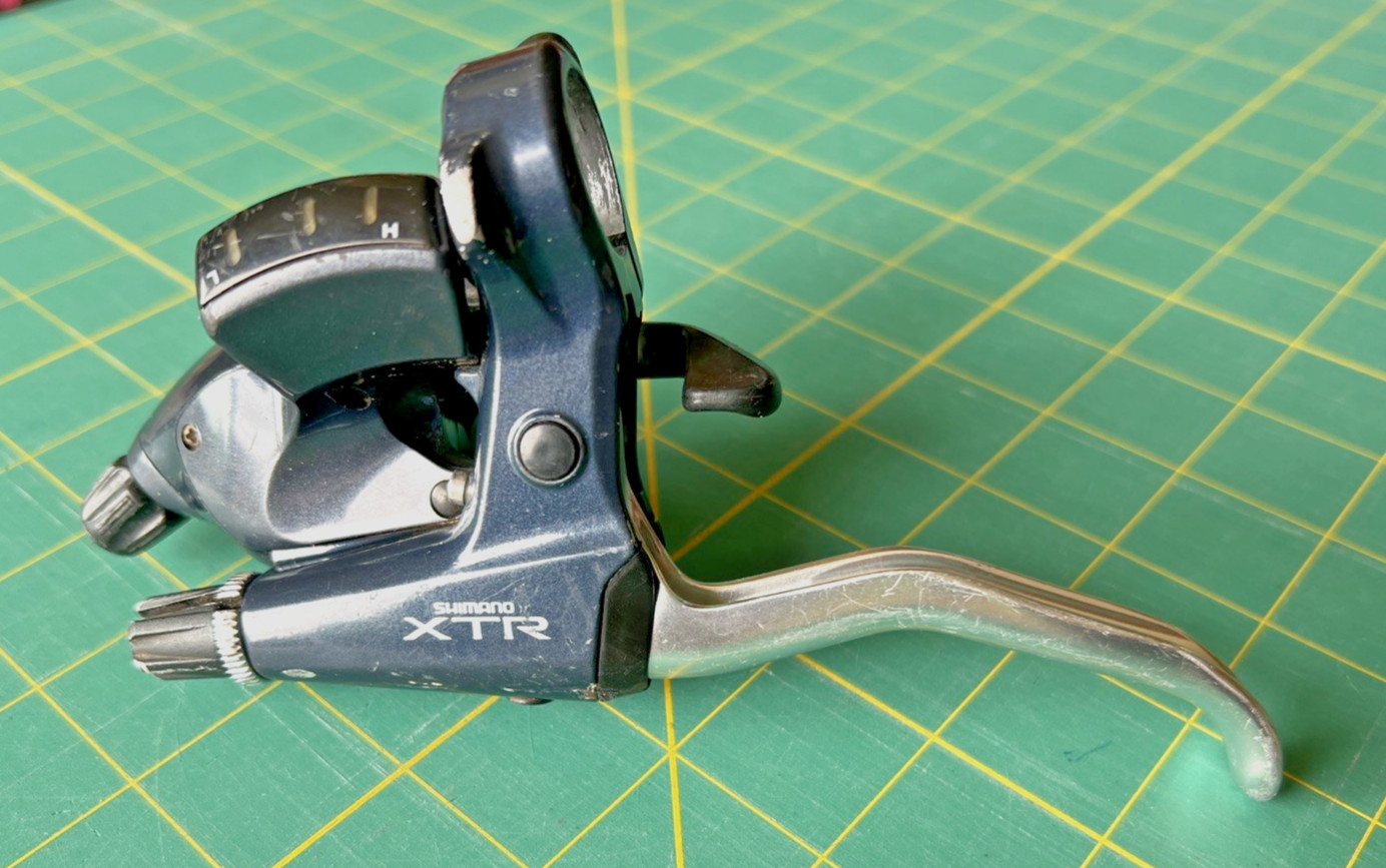 Shimano XTR ST-M910 / M900 Left Shifter 3x Triple MTB Mountain 3×8-speed