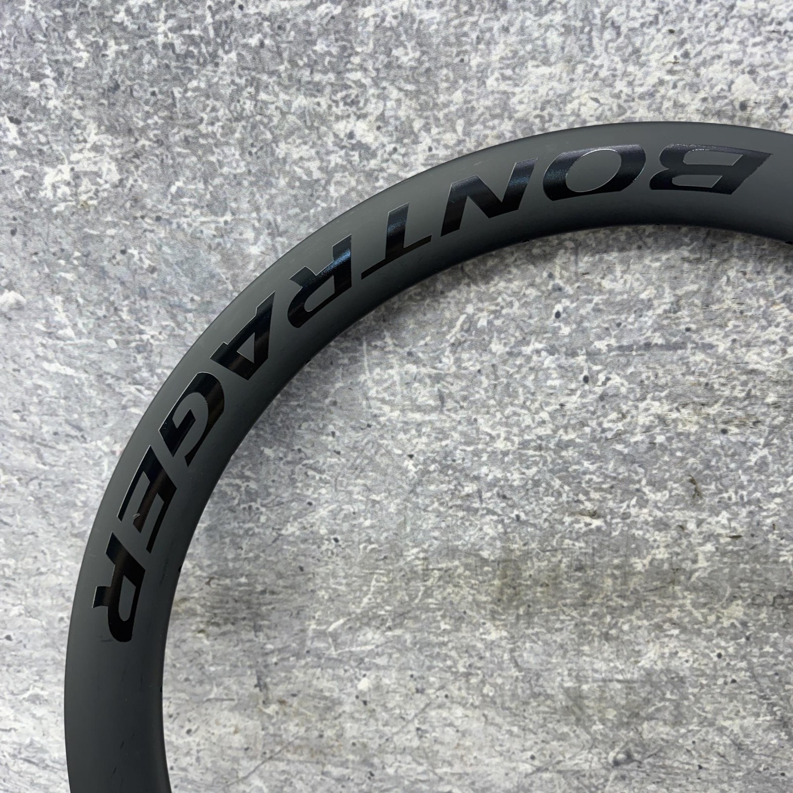 Bontrager Aeolus Pro 51 700c Rim 24H Tubeless Disc Carbon 622×23 Road Bike