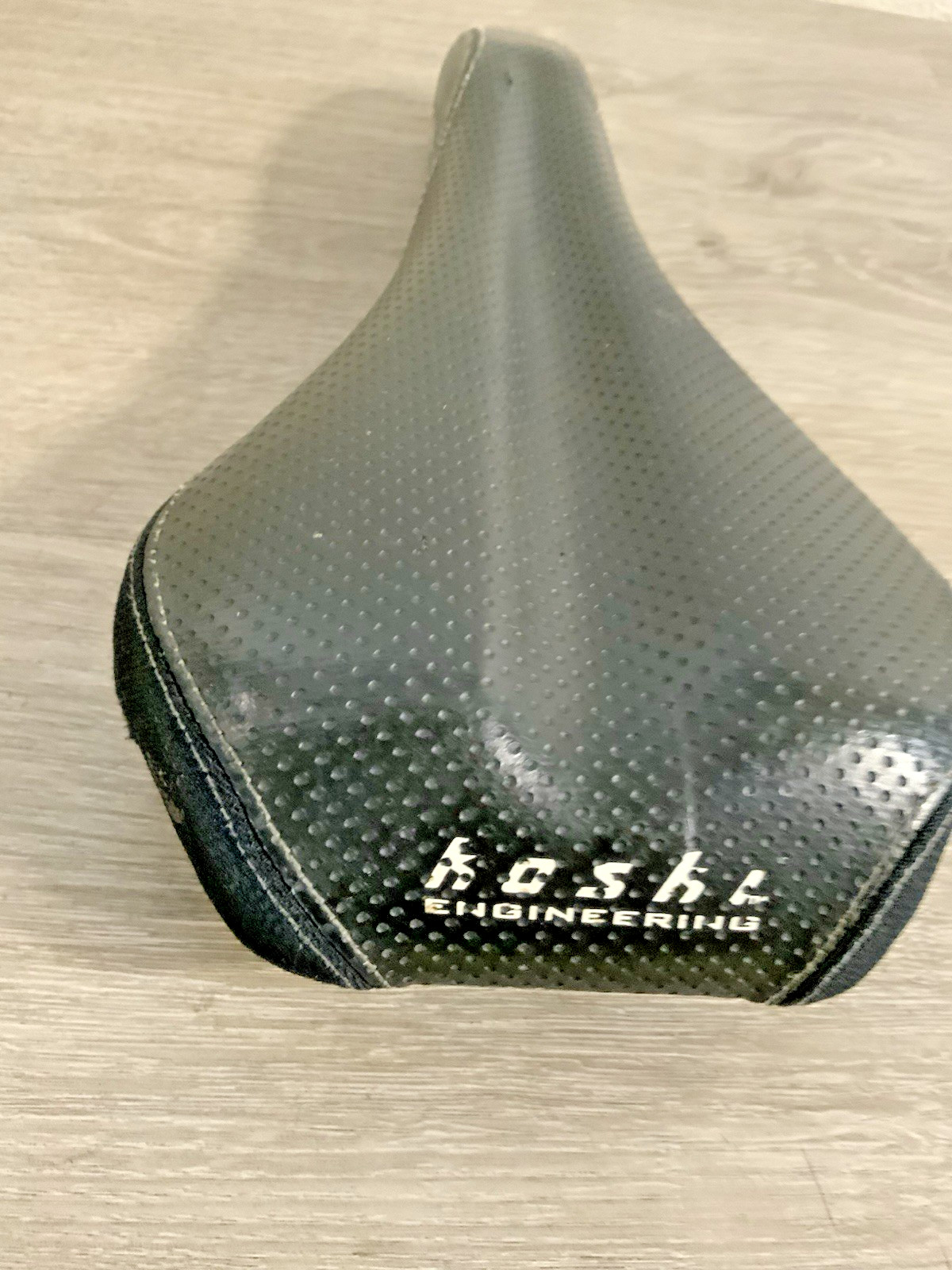 KOSHI ROAD BIKE SADDLE 325 GRAMS CHROMOLY STAYS 135 MM X 278 MM