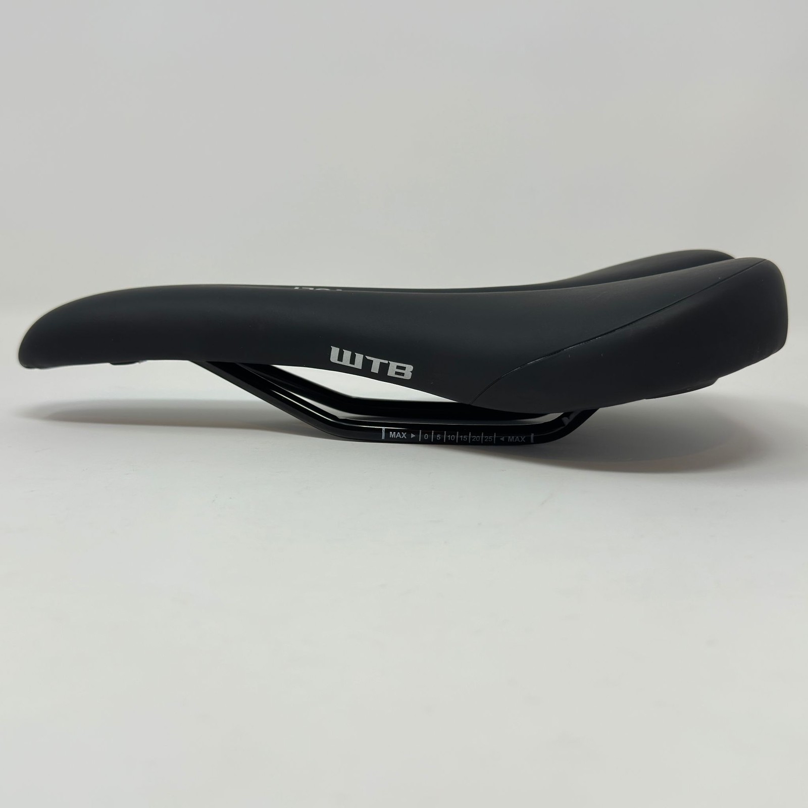 WTB Volt Bike Saddle Comfort Mountain Road Seat 142 mm Wide 320g Steel Rails