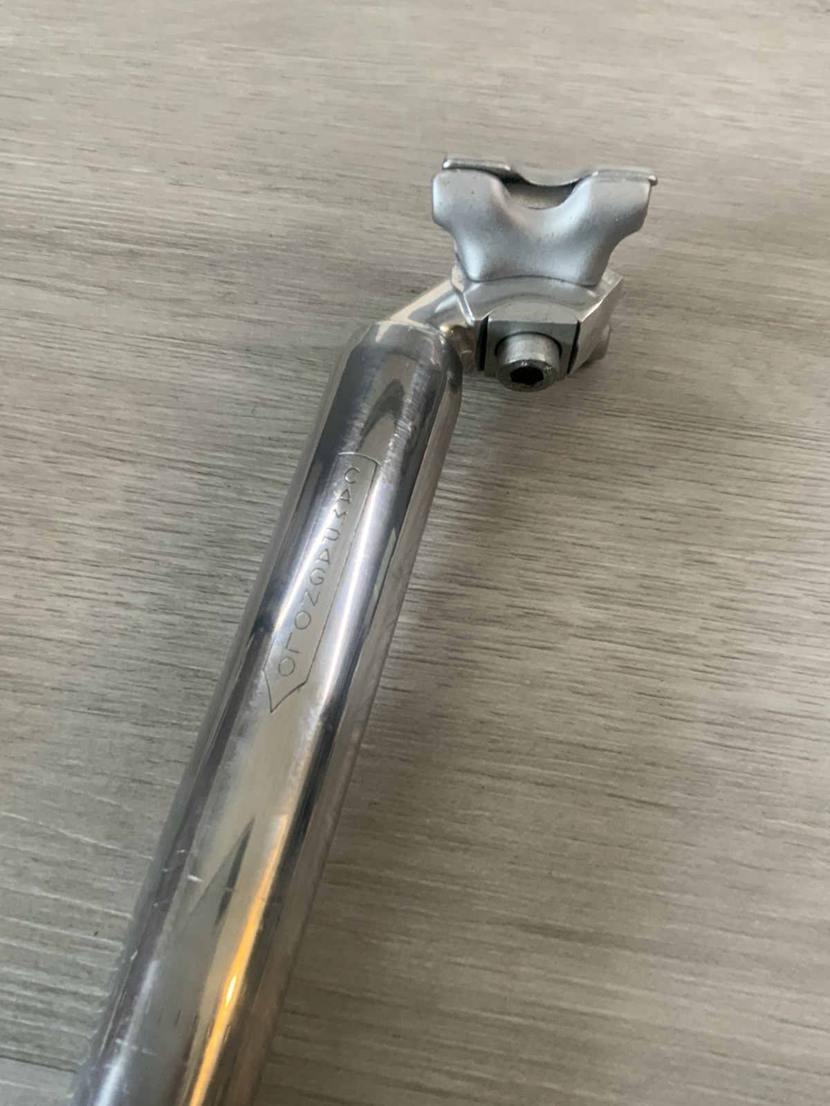 CAMPAGNOLO RECORD SEAT POST 27.2 MM 210 MM TOTAL LENGTH 226 GRAMS VERTICAL LOGO