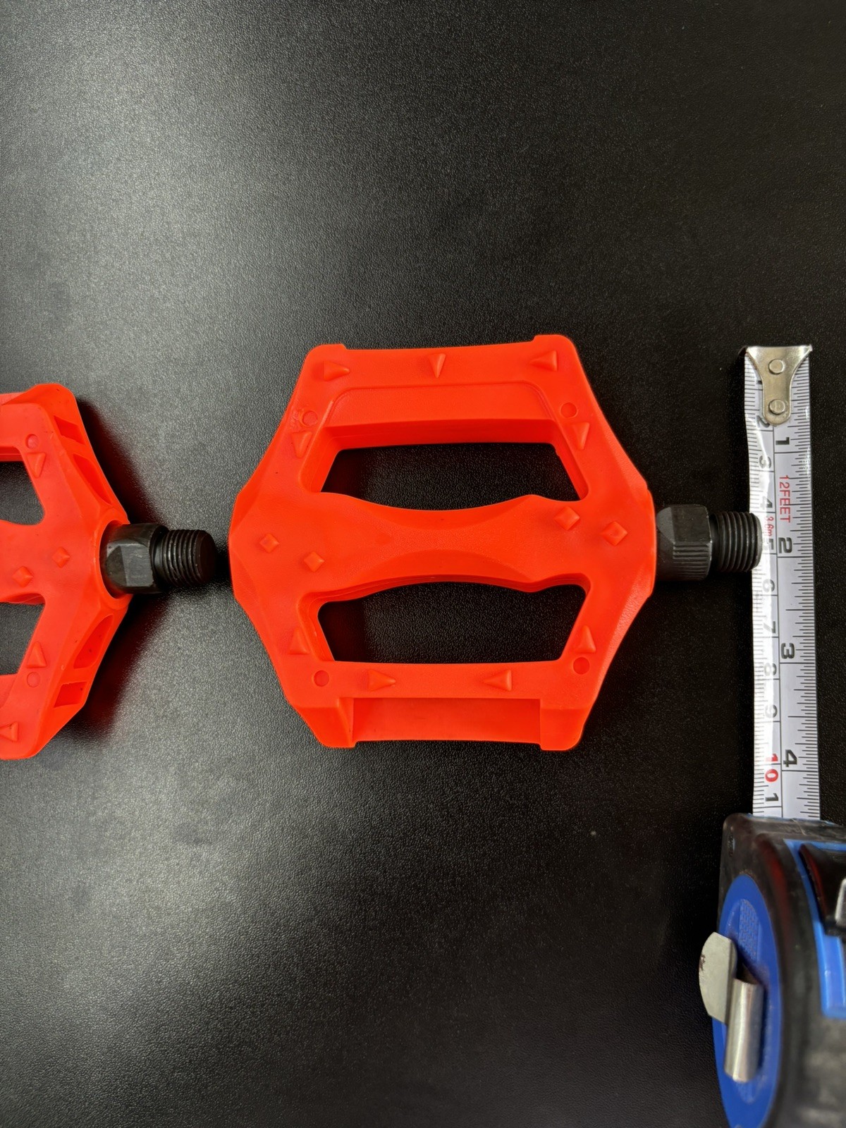 Resin Body Pedals 9/16″ NEON ORANGE