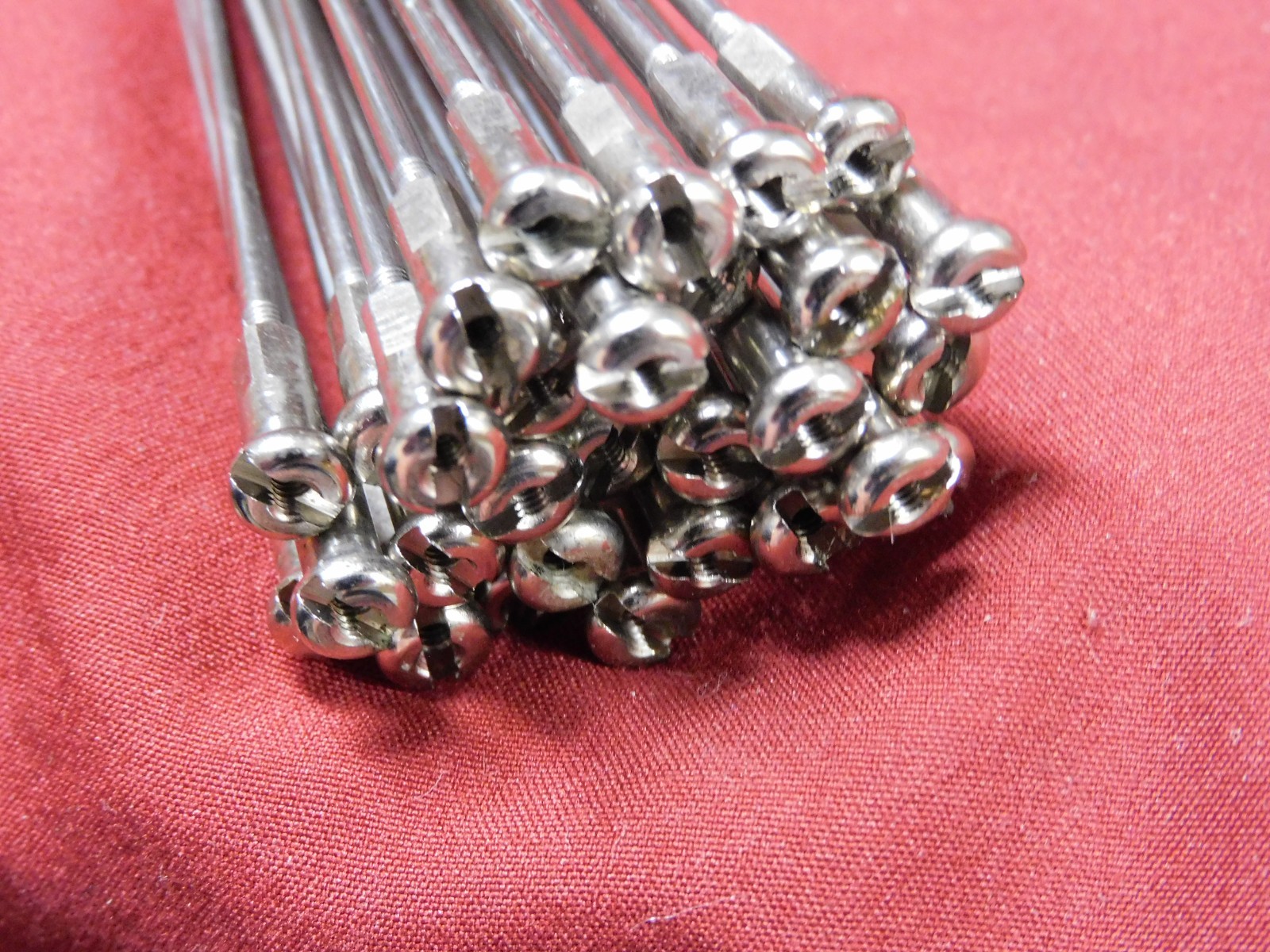 Swiss DT Competition 32 x 299 mm 2.0/1.6 mm Double Butted Stainless Steel Spokes