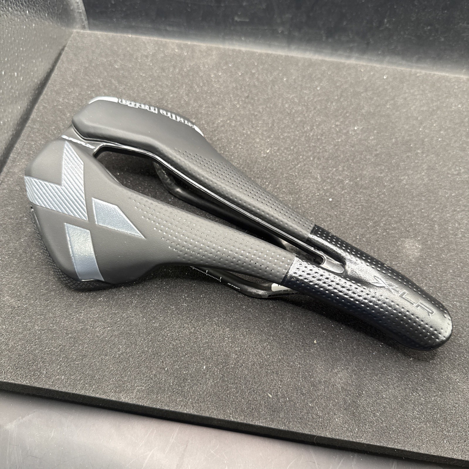 Selle Italia Superflow X-lr Carbon Railed Cycling Saddle Seat (9450-27)