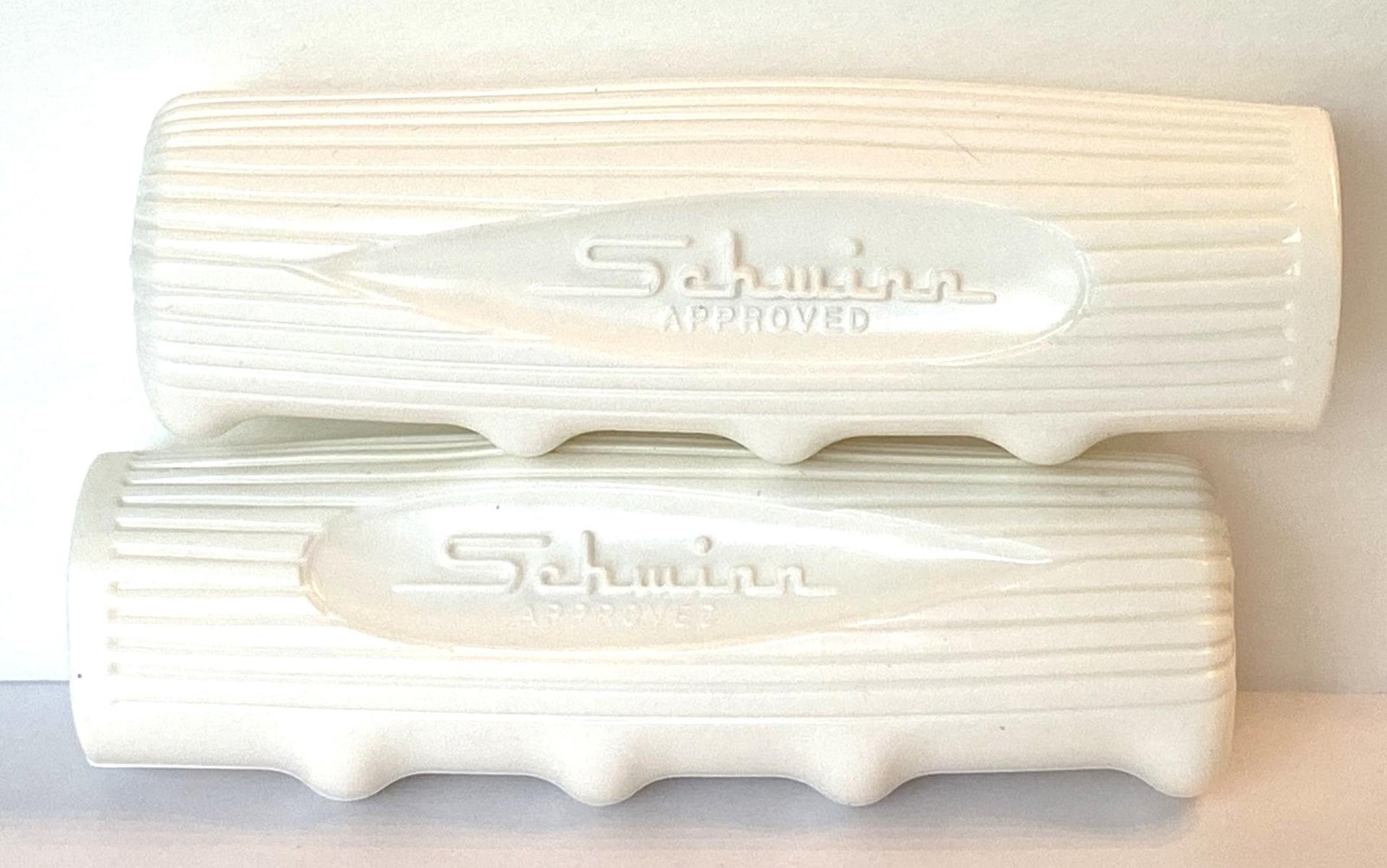 new Schwinn Approved CHUBBY Bicycle GRIPS 1960’s WHITE