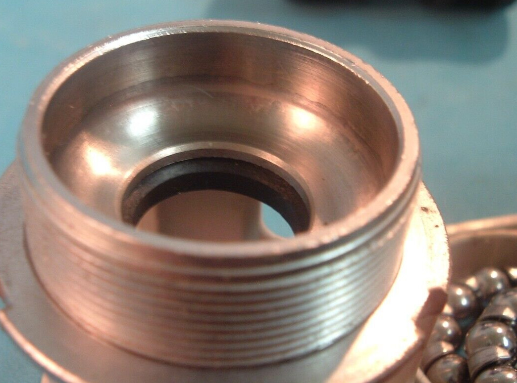 Shimano 600 Ultegra 68x 113MM BB-6400 Road Bottom Bracket-English- Near-Mint-