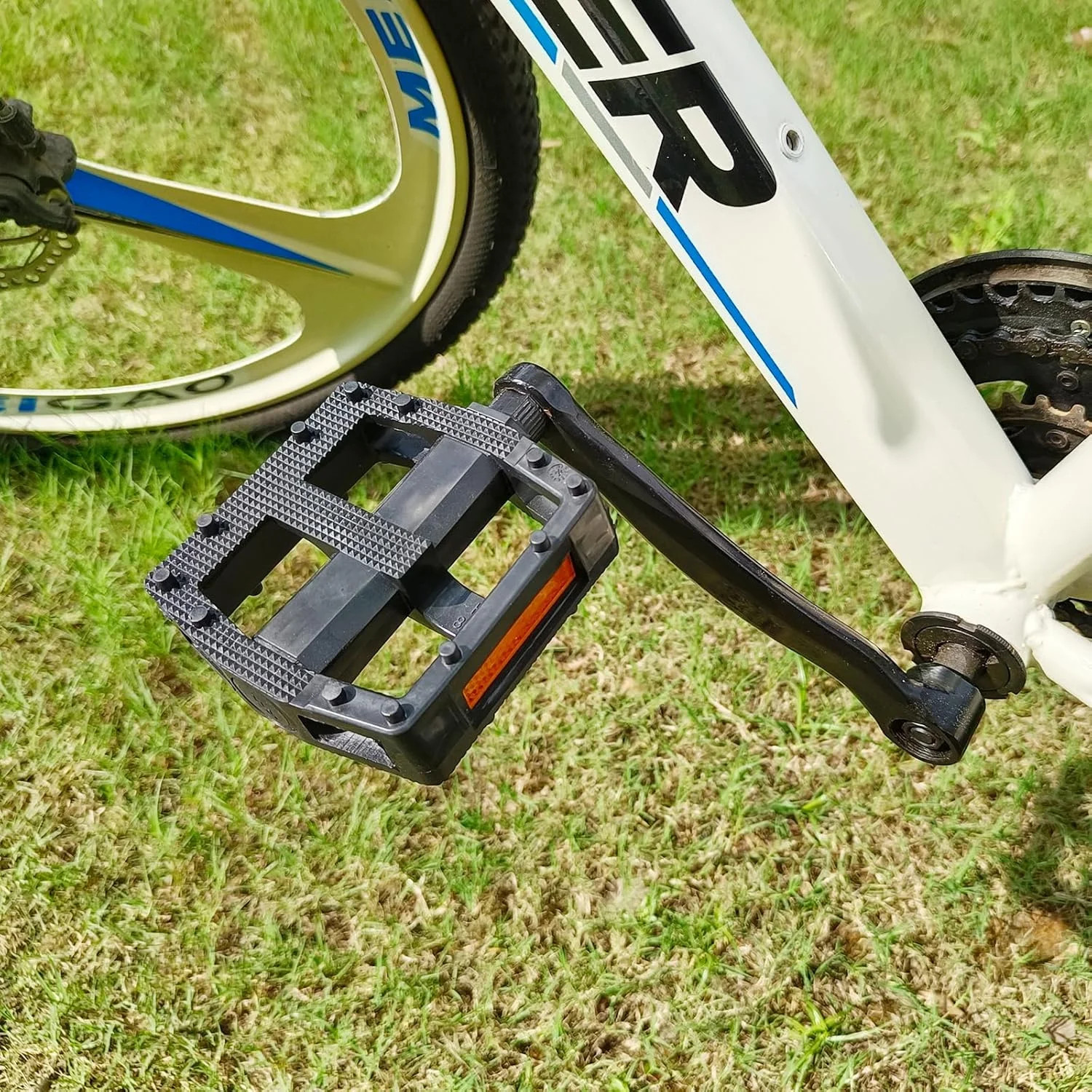 Bike Pedals, 9/16″ Non-Slip Bike Pedals with Reflectors, Bicycle Pedals for Road