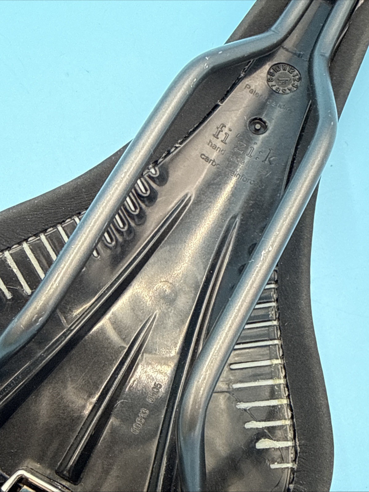 OG fi:zi’k ARIONE 2013 Manganese Rail Black & White Saddle NEW from NEW BIKE!