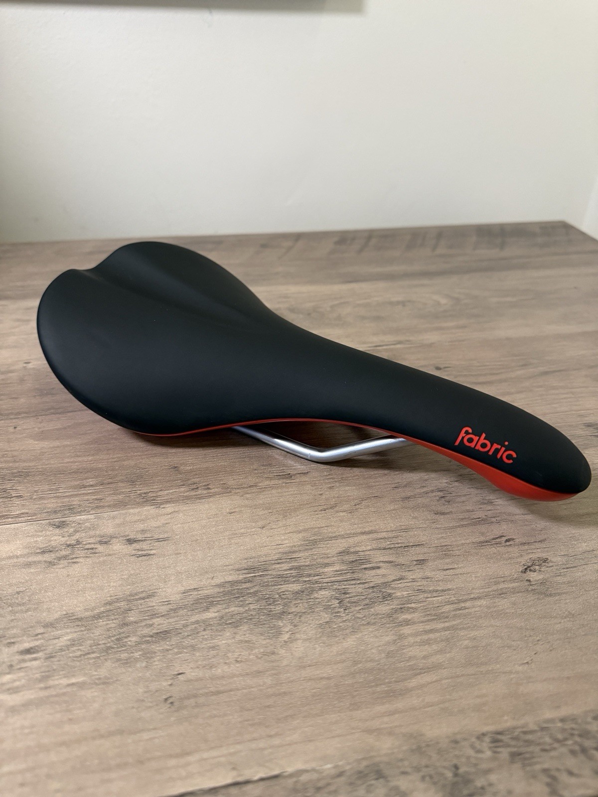 Fabric Scoop Race Radius Bicycle Saddle 142mm Black Red 270 Grams Mountain Bike