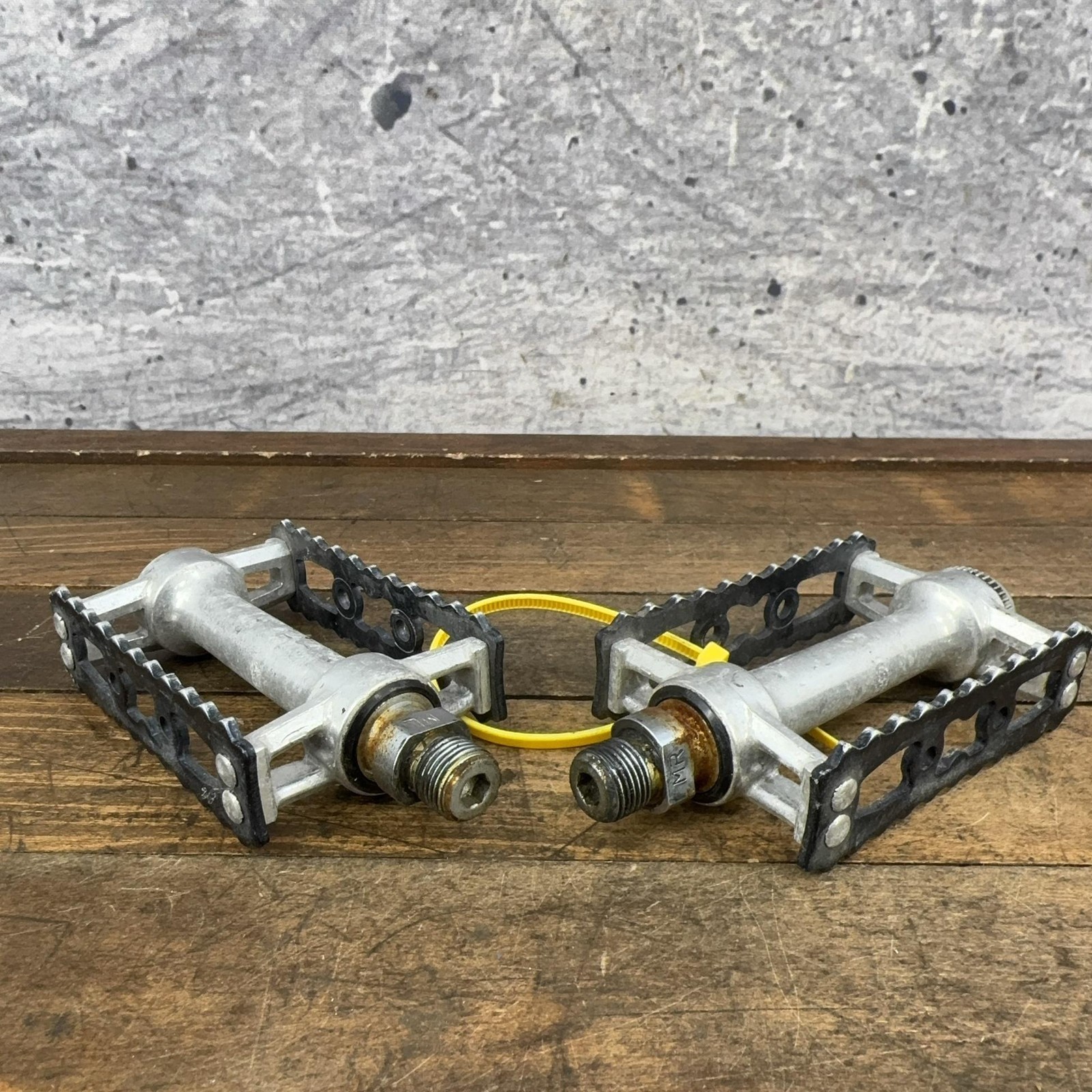 Vintage MKS Sylvan Sealed Bearing Bike Pedals 9/16 Road Touring City Alloy