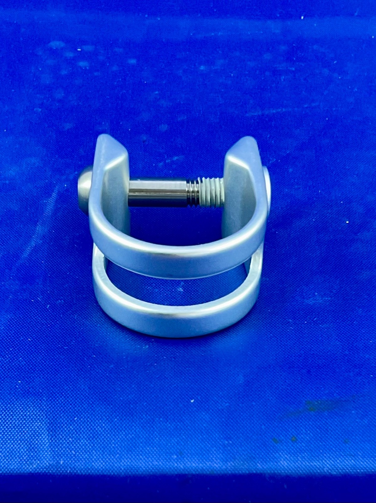 One Sram Disc Brake Clamp Silver Right O Left or MTB Disc brakes Ti Bolt NOS