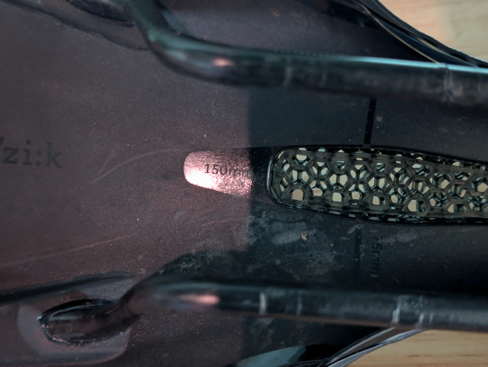 Fi’zi:k Vento Antares R1 Adaptive Saddle 150mm 3D Printed Carbon Rails