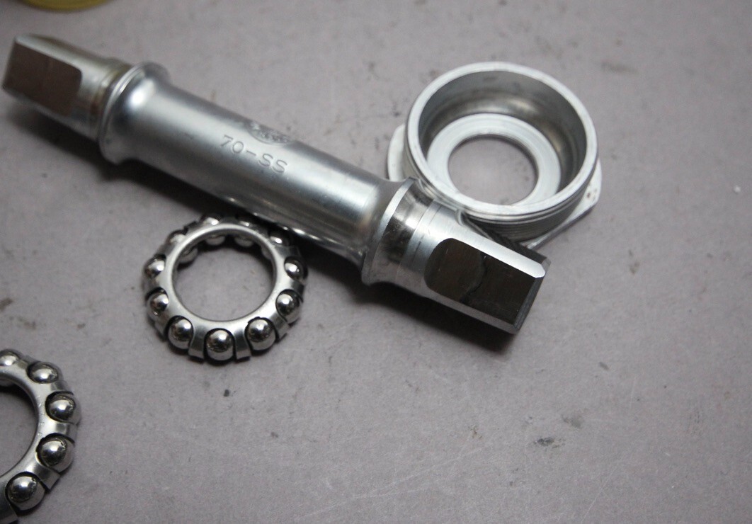 Campagnolo Victory 403/100 70 SS Bottom Bracket / ITA / 109mm / 70-SS