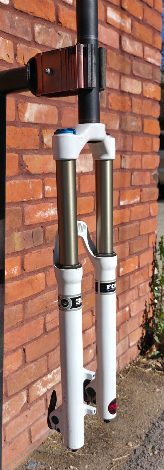 FOX 36 TALAS 140-180mm Travel Fork – 20mm QR axle – 1 1/2″ Straight Steerer