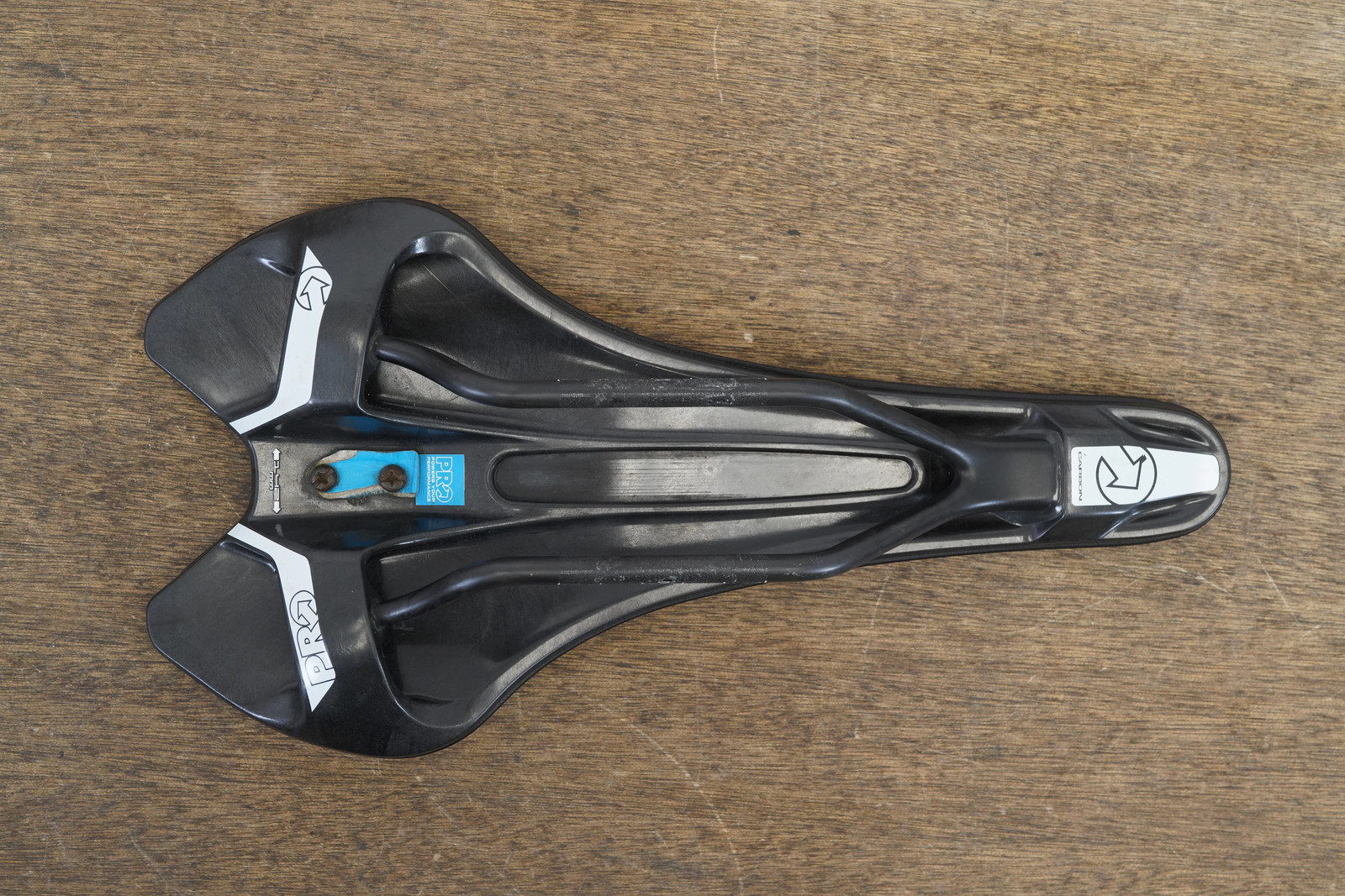 142mm PRO Falcon Carbon Rail Road Saddle 182g