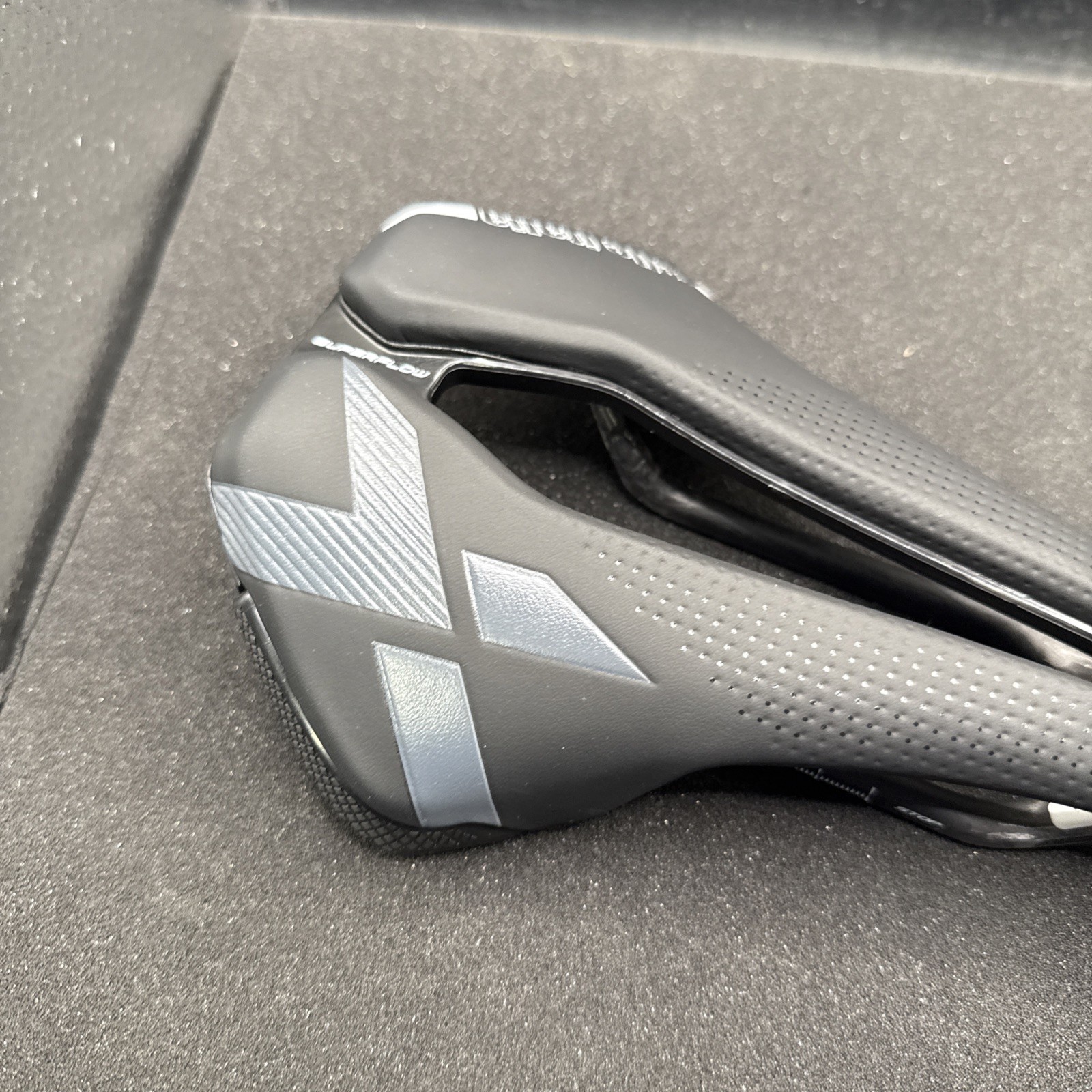 Selle Italia Superflow X-lr Carbon Railed Cycling Saddle Seat (9450-27)