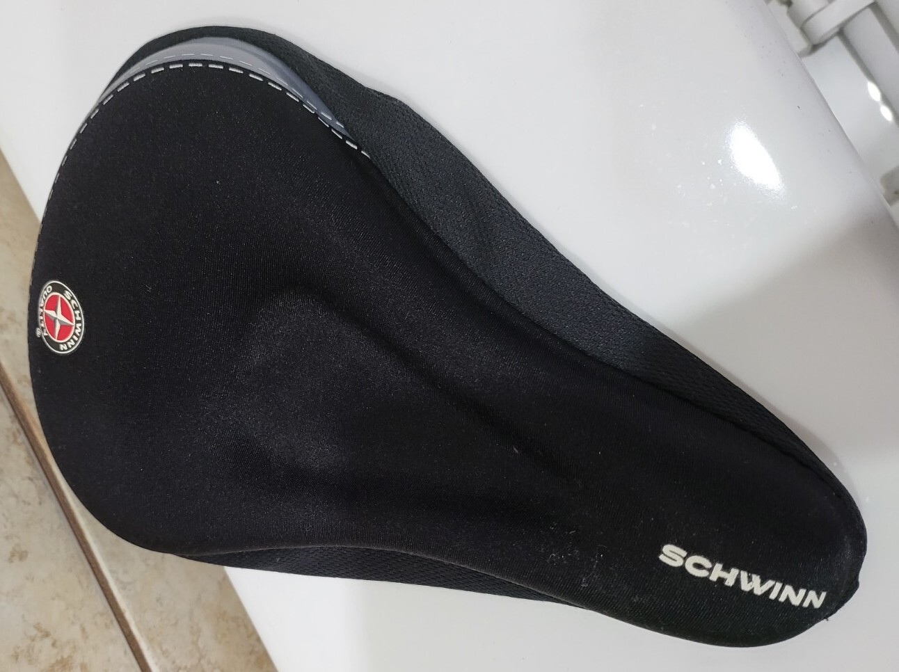 Schwinn Quality Gel Bicycle/Bike Seat Pad Black Adjustable
