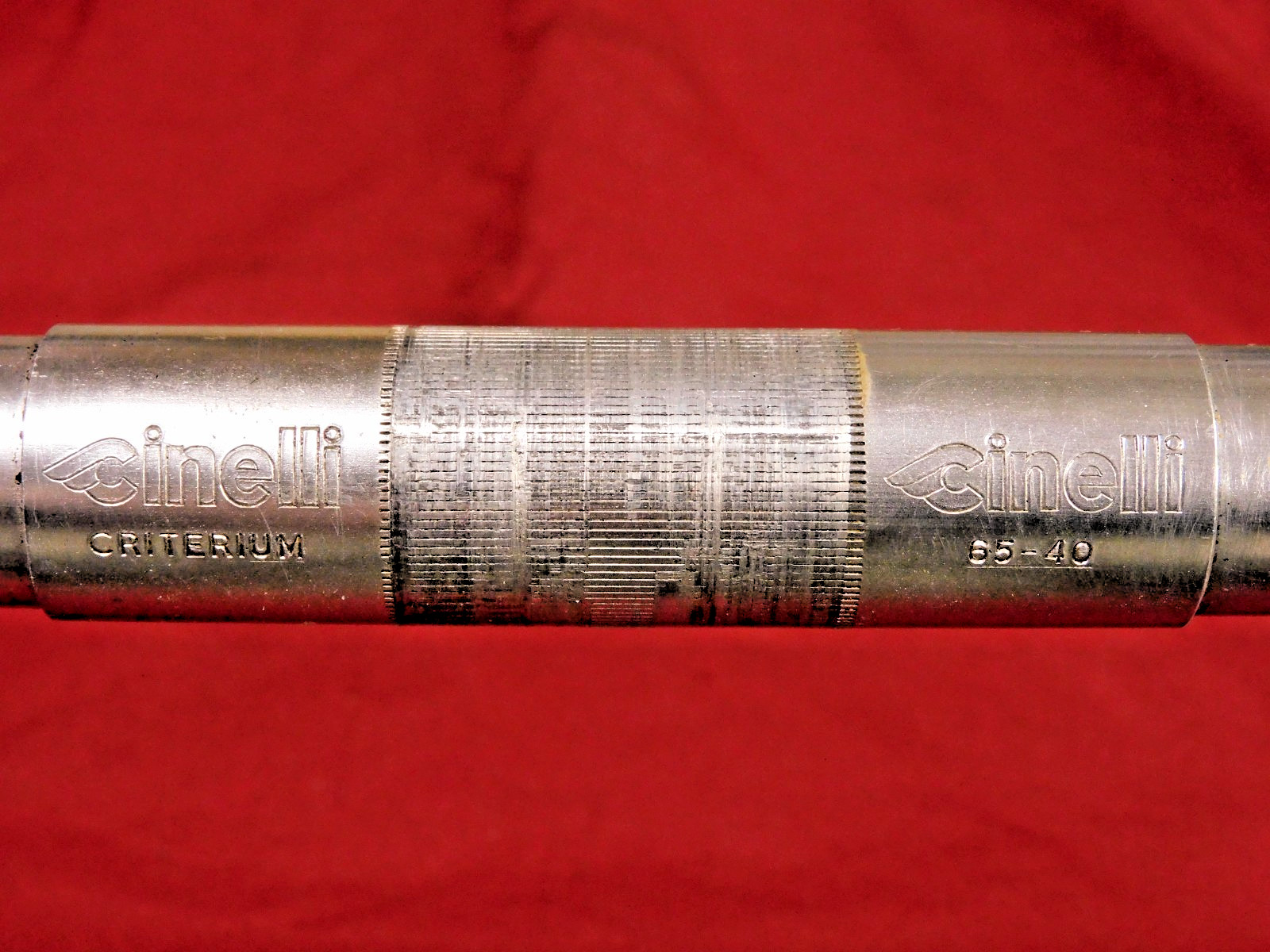 Vintage 1980’s Cinelli Criterium 65 x 40 cm x 26.4 mm Satin Silver Handlebar