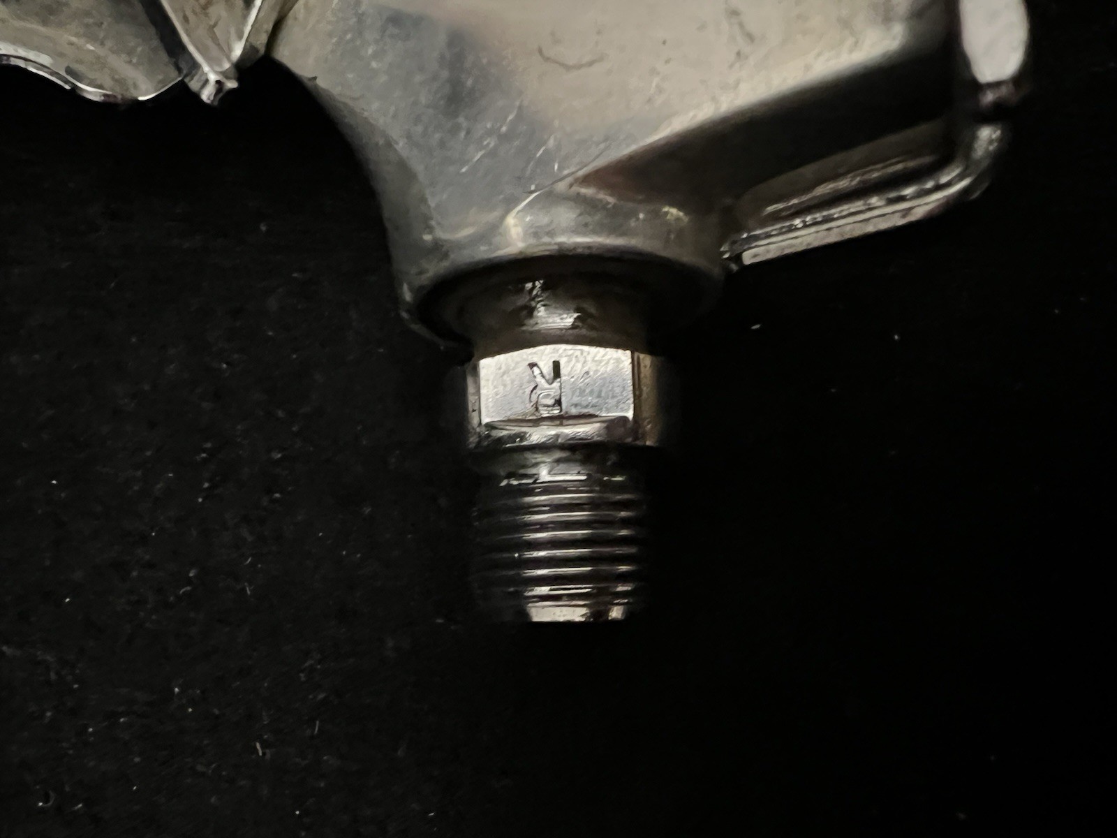 Shimano 600 Right R Aluminum Pedal Cr-Mo Axle Silver Vintage with toe clip