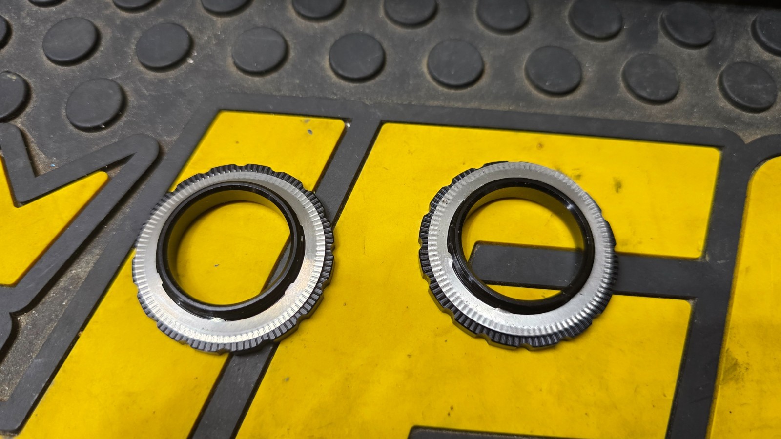Pack of 2 Wolf Tooth CenterLock Rotor Lockring – Black