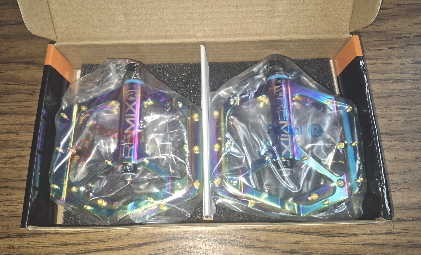 REMIX PRO MACHINED 6061 & CROMOLY BIKE PEDALS – OIL SLICK/GOLD FINISH