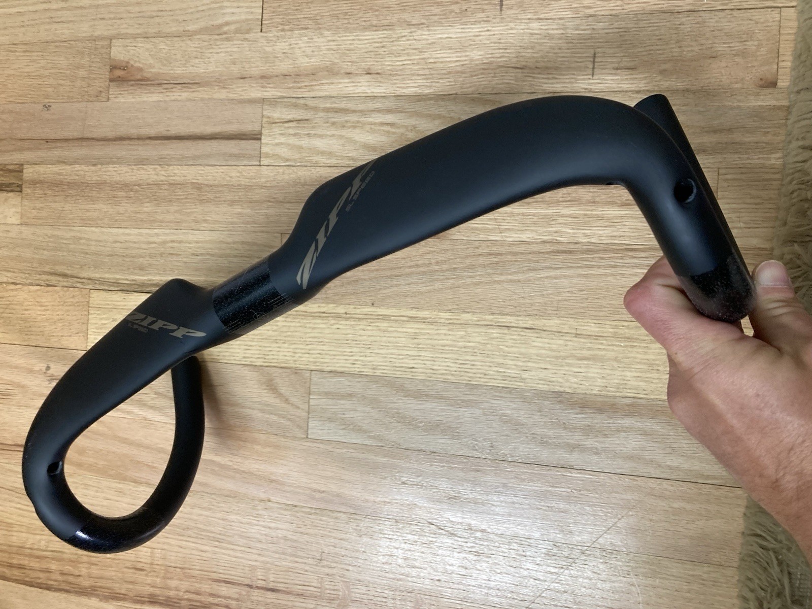 Zipp SL Speed aero carbon road handlebar 42 cm c-c internal routing matte black