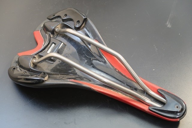 Fizik Aliante Sport Titanium rail Saddle Italy Red and Gray