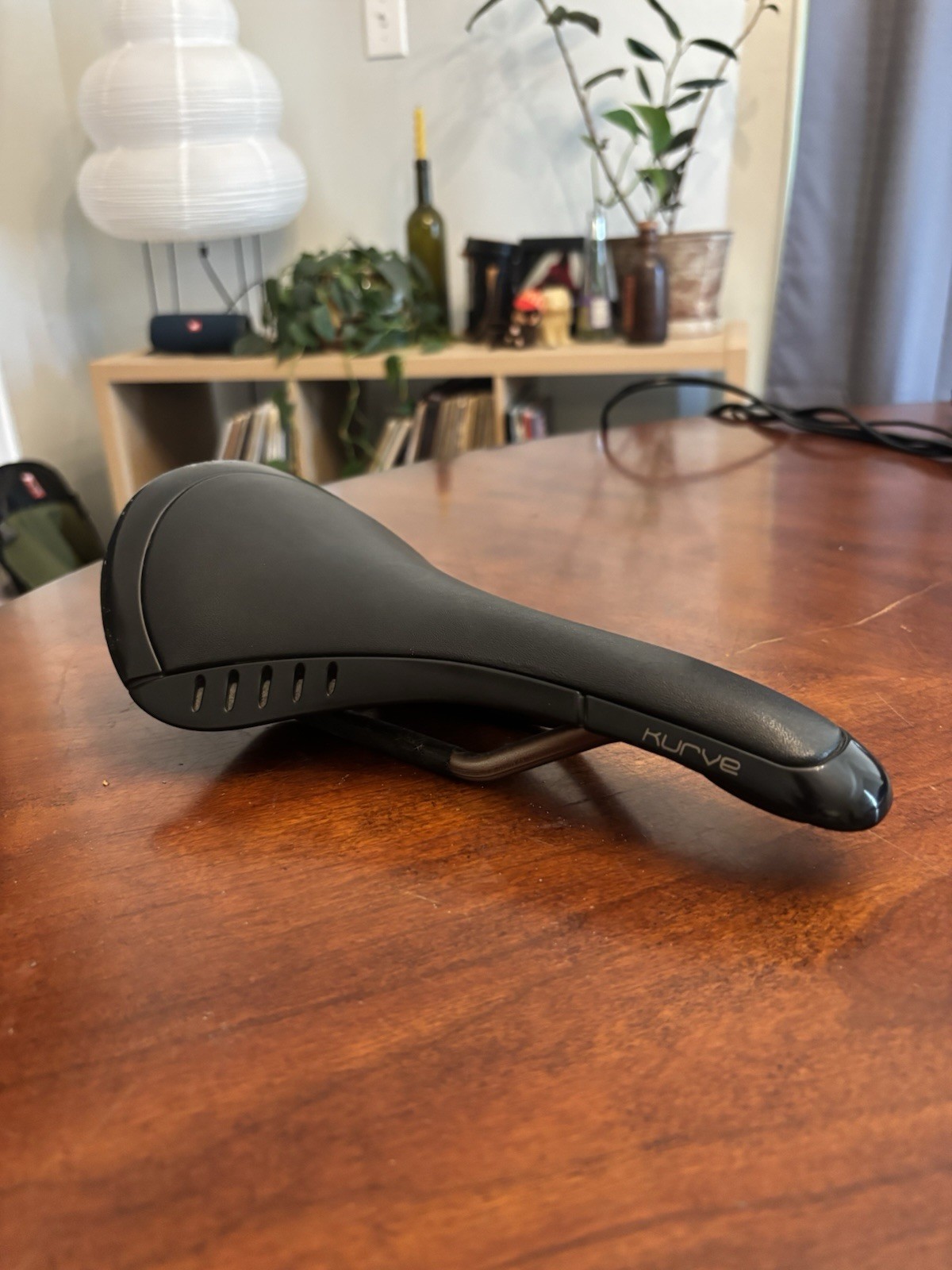 Fizik Kurve Bicycle Saddle Carbon Fiber Leather Black