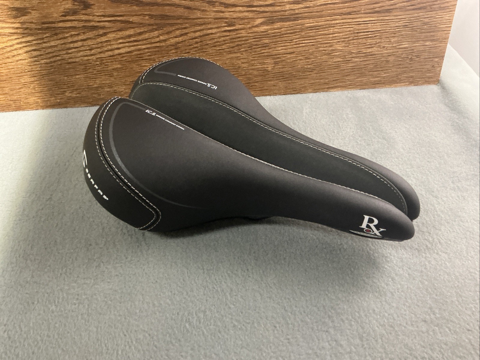 SERFAS RX-921V MEN’S RELAXED ROAD/MTB BIKE SEAT SADDLE 267mm X 171mm UNUSED