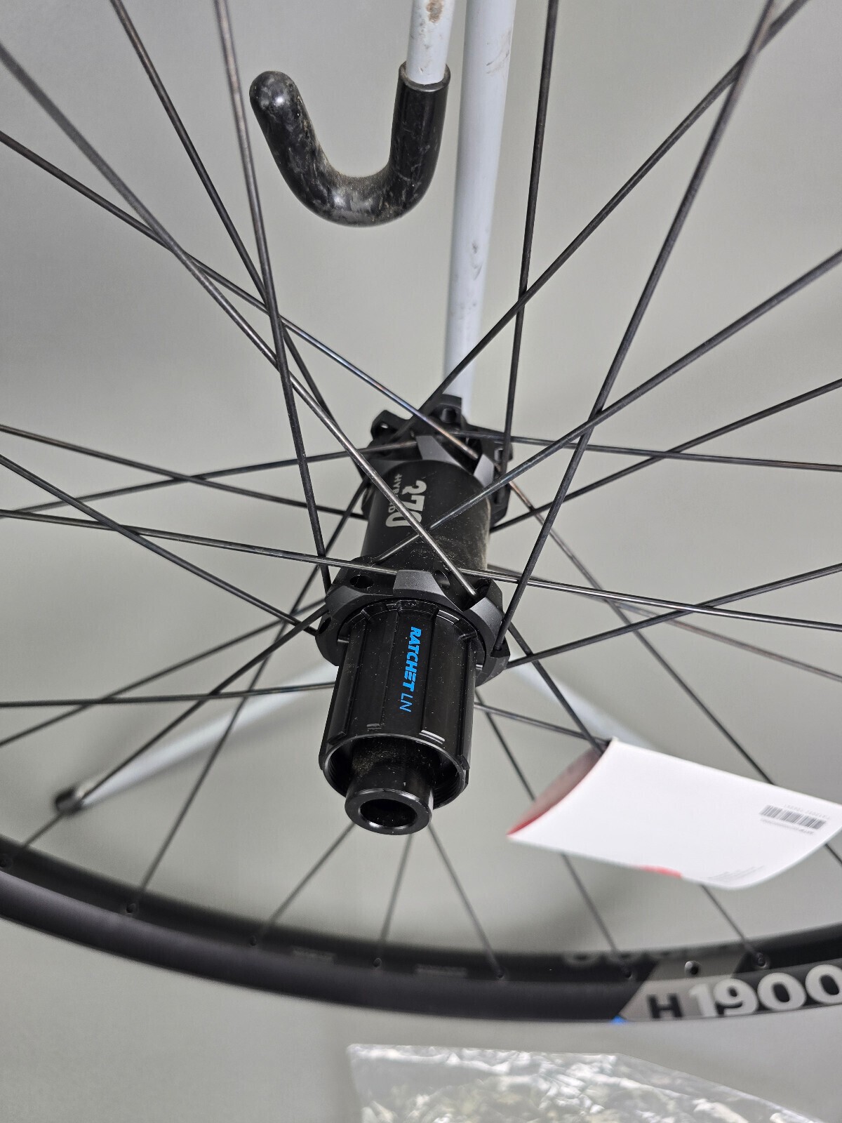NEW DT Swiss Wheel Hybrid Rear 1900 Shimano 29″ 622 x 30 TC mm Black Rim