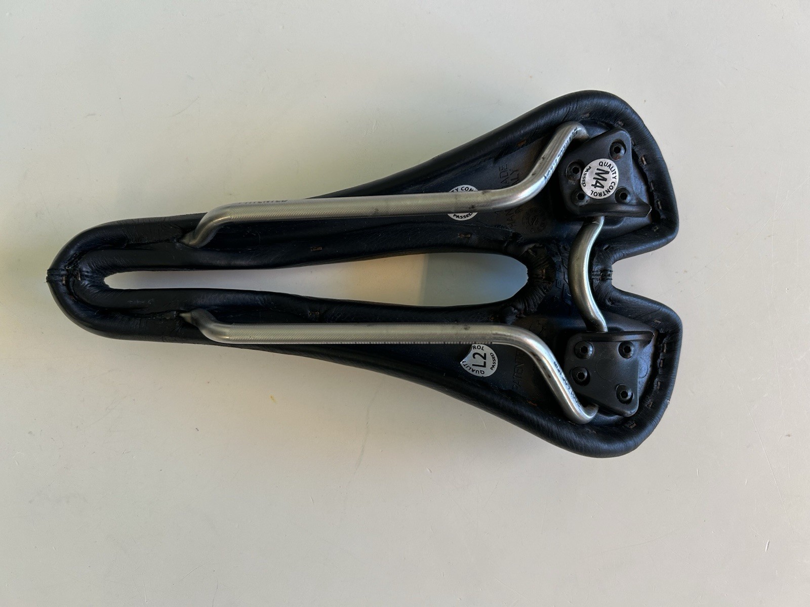 Selle SMP T3 Triathlon Bike Saddle – Black Leather – AISI 304 Stainless Rails