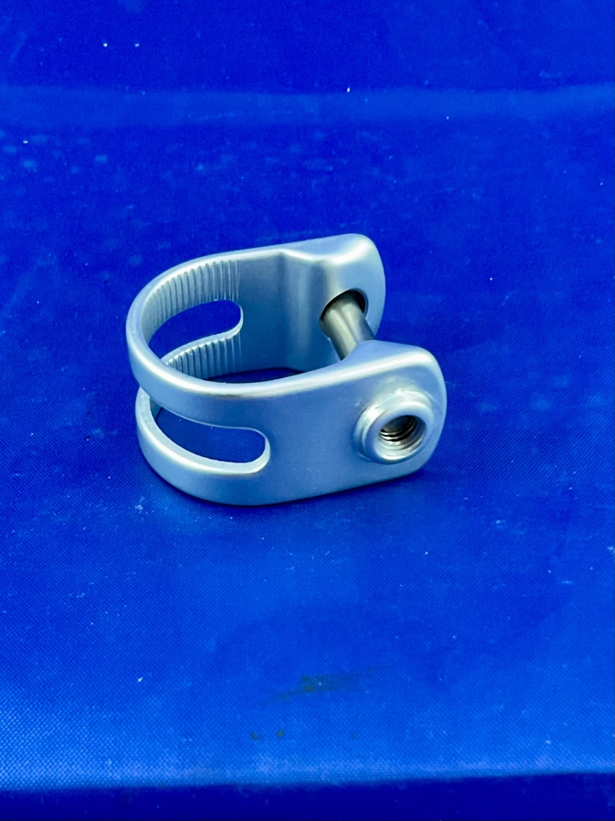 One Sram Disc Brake Clamp Silver Right O Left or MTB Disc brakes Ti Bolt NOS