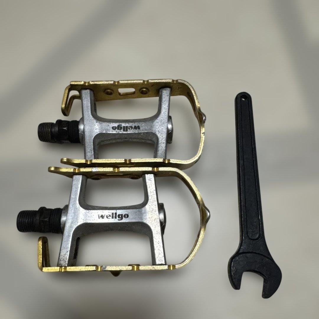 wellgo flat pedal with toe clip