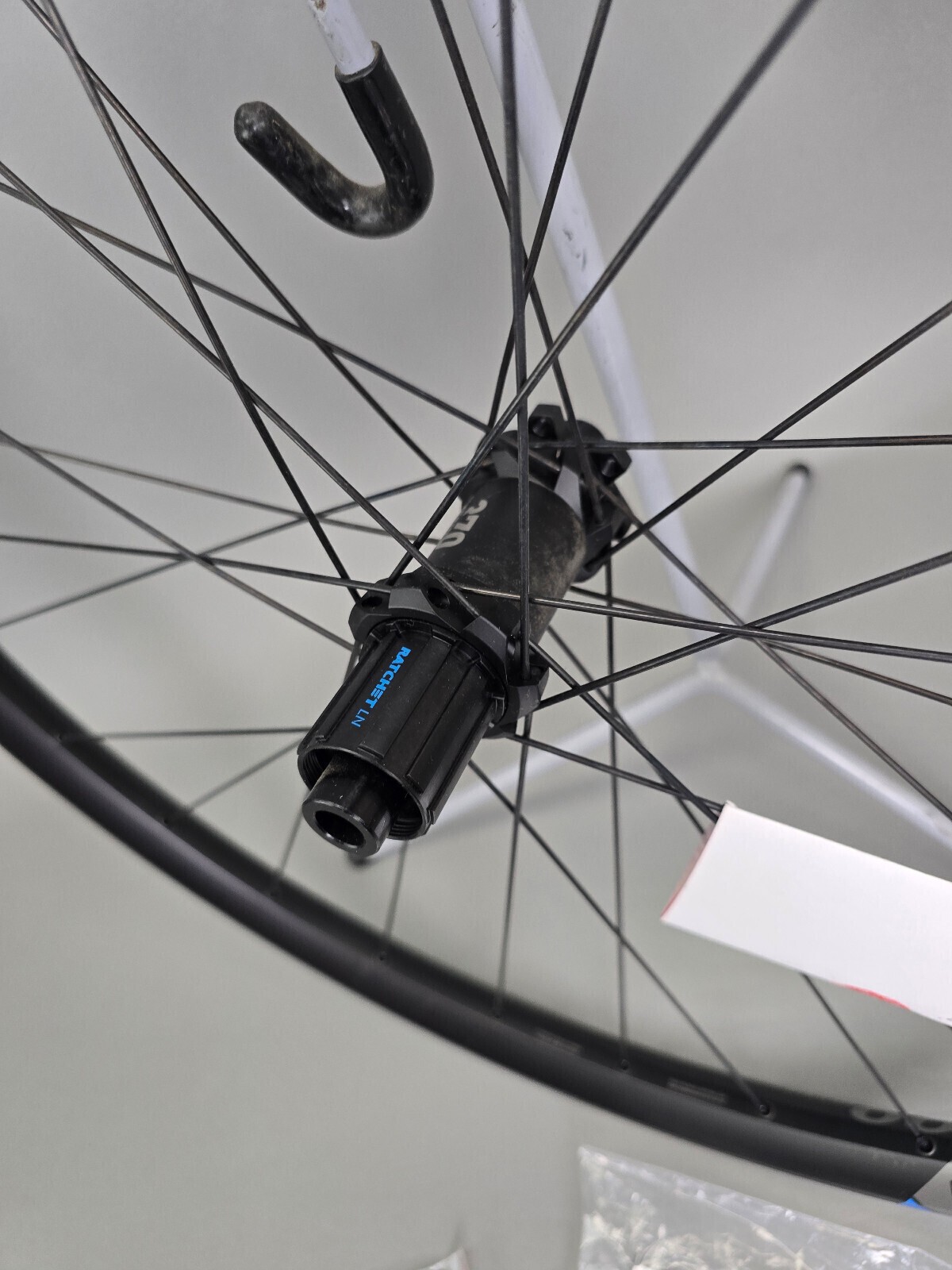 NEW DT Swiss Wheel Hybrid Rear 1900 Shimano 29″ 622 x 30 TC mm Black Rim