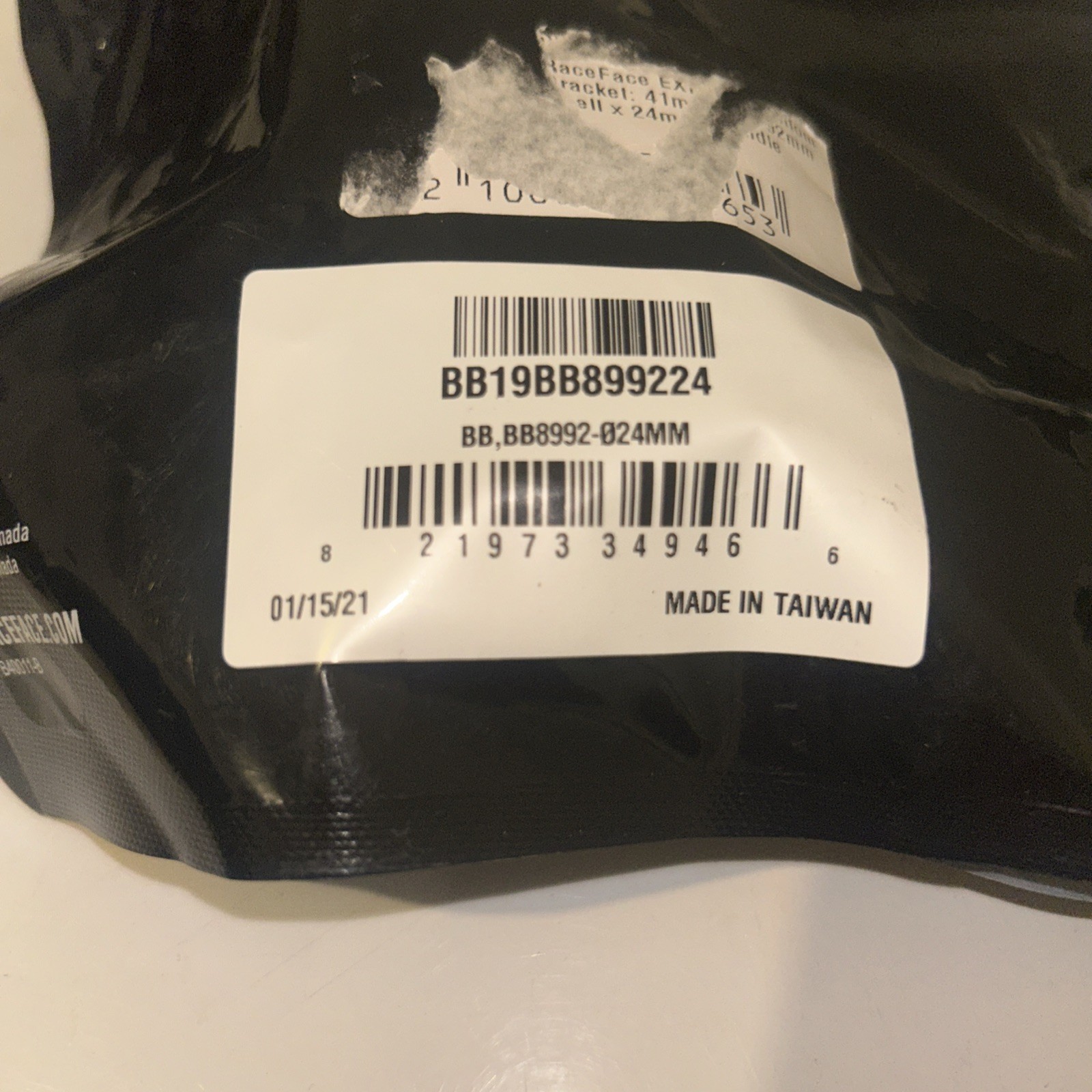 RaceFace EXI BB92 Bottom Bracket: 41mm ID x 92mm Shell x 24mm Spindle