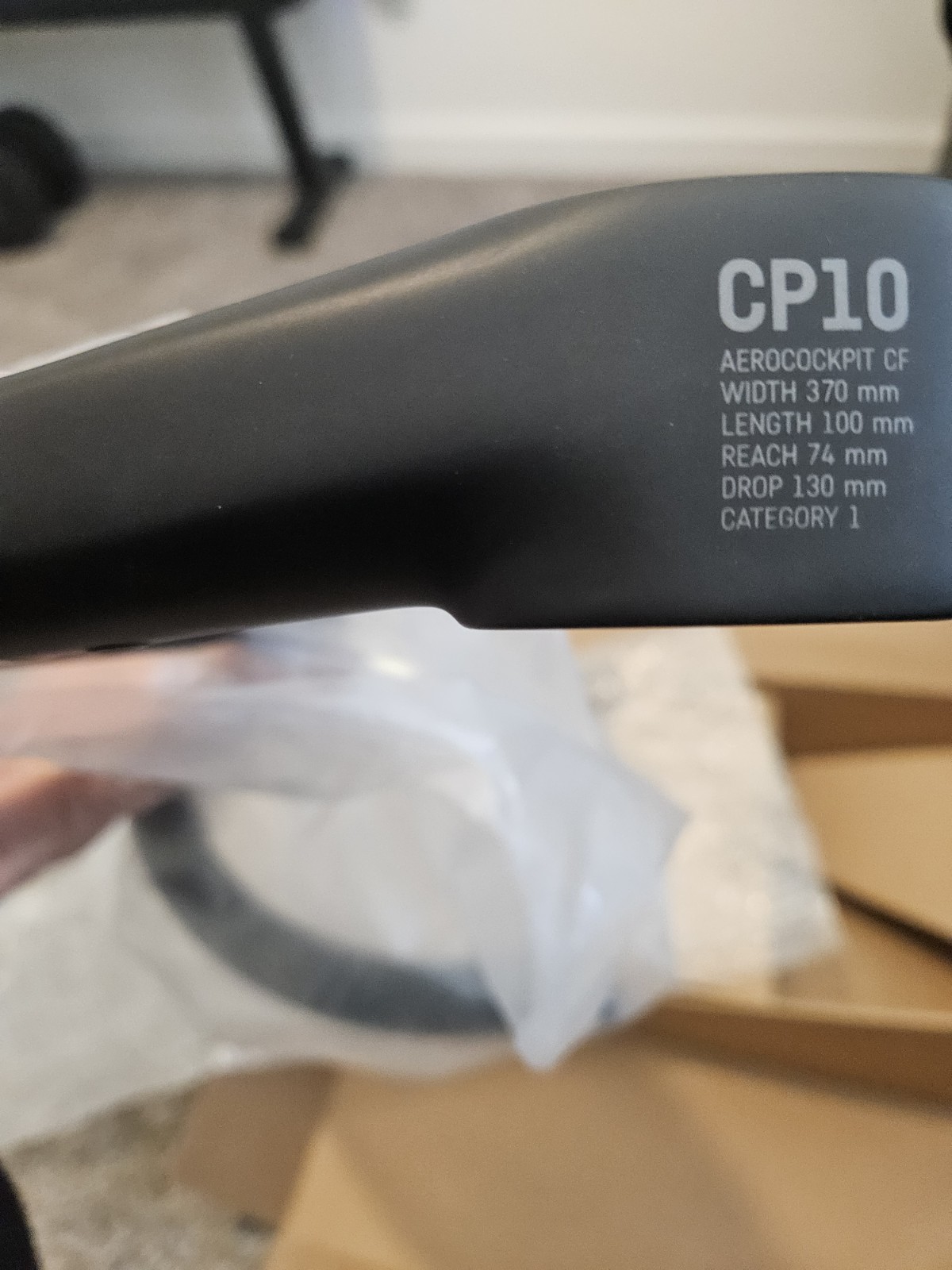 Canyon CP0030 AeroCockpit CF – 100mm Length 370mm Width 74mm Reach matte Black