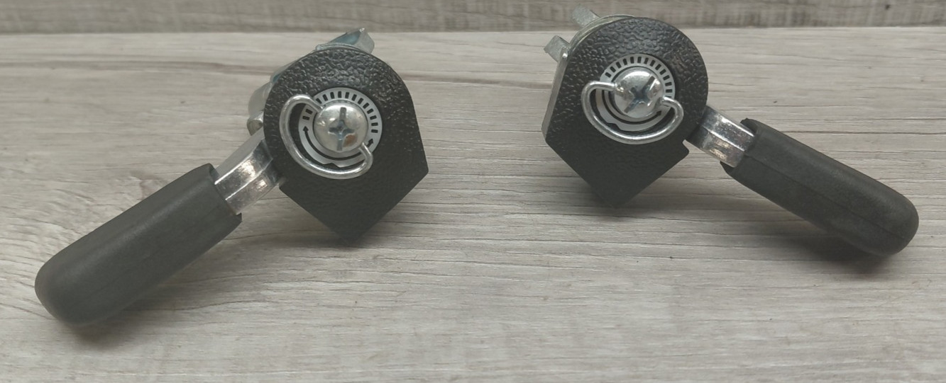 Vintage SunRace Power Friction Bicycle Thumb Shifters 5/6/7 Sp Pair Black/Silver
