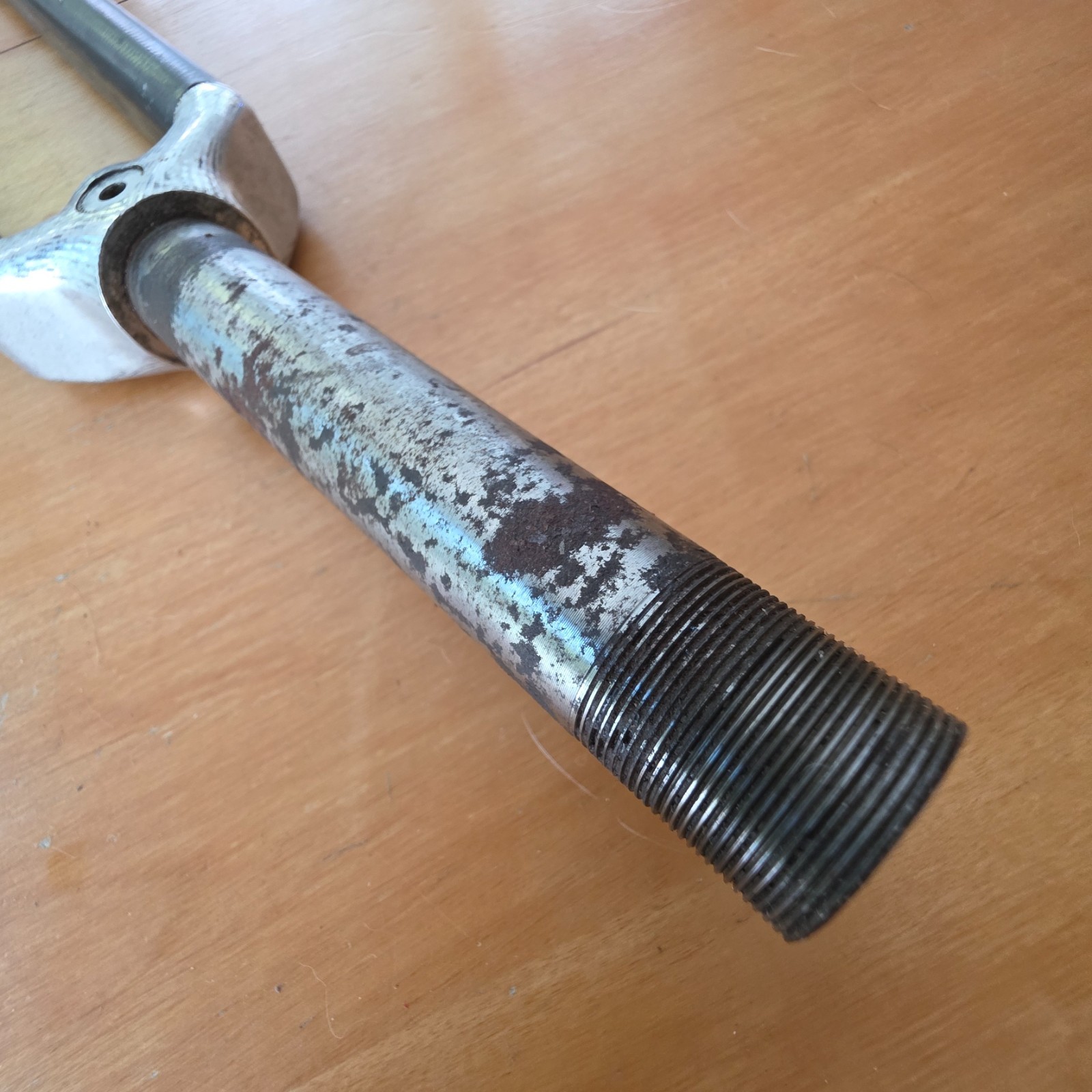 Vintage Ventana carbon rod fork 1″ threaded 145mm steerer 485g 700c