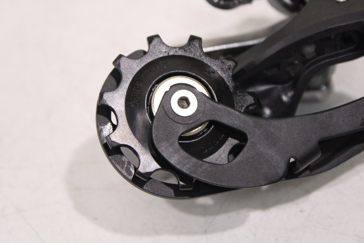 Shimano 105 RD-R7000 GS Rear Derailleur 11 Speed Silver Road Bike NOS Unused New