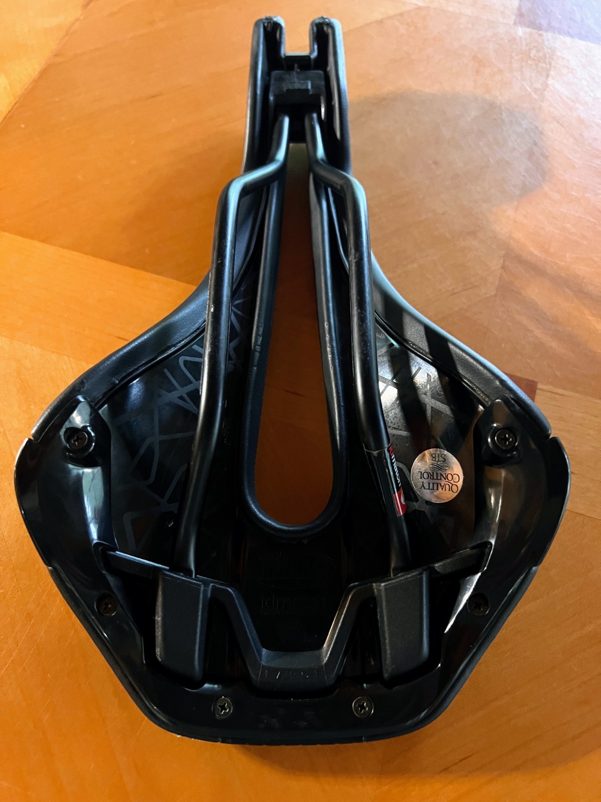 Sella Italia Novus Superflow Bike Saddle 148mm width