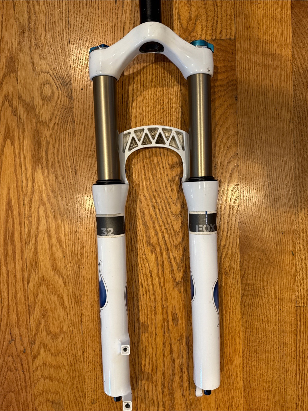 Fox Talas 32 RL 26″ Suspension Fork 130mm – 1 1/8” Straight – PM Disc Brake