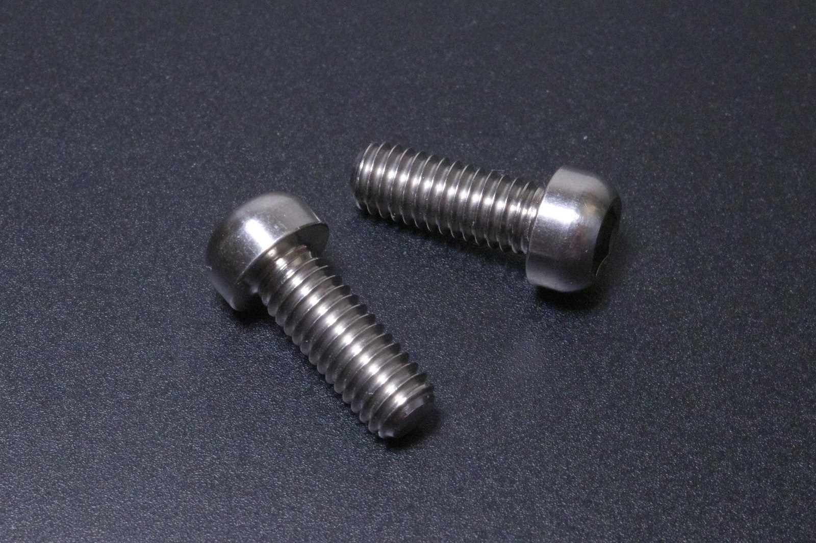 2pcs Titanium clamp bolts M6 for Shimano XTR ST-M900 – retro MTB