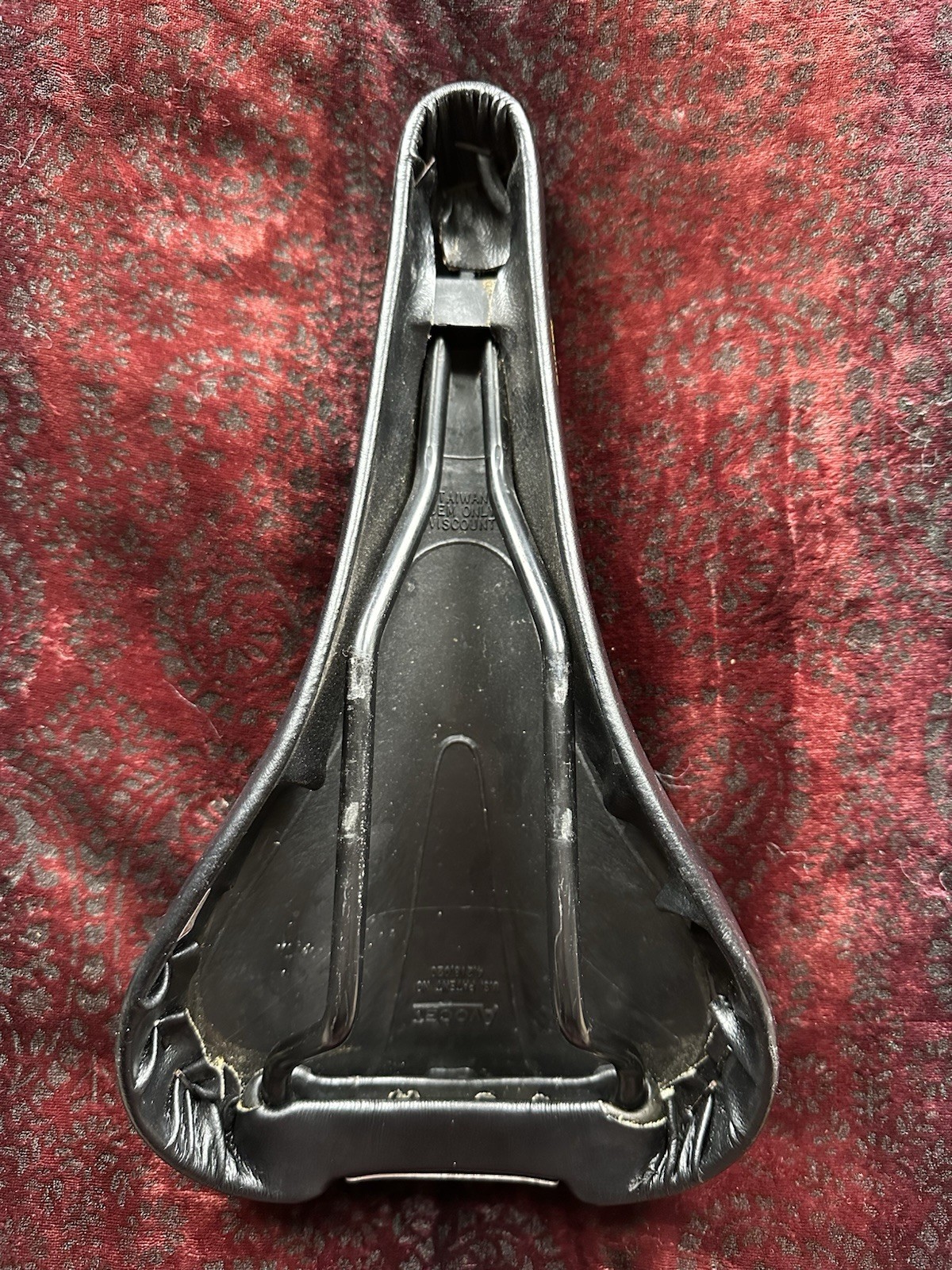 Vintage Avocet Racing 1 R1 Saddle | Black/Yellow