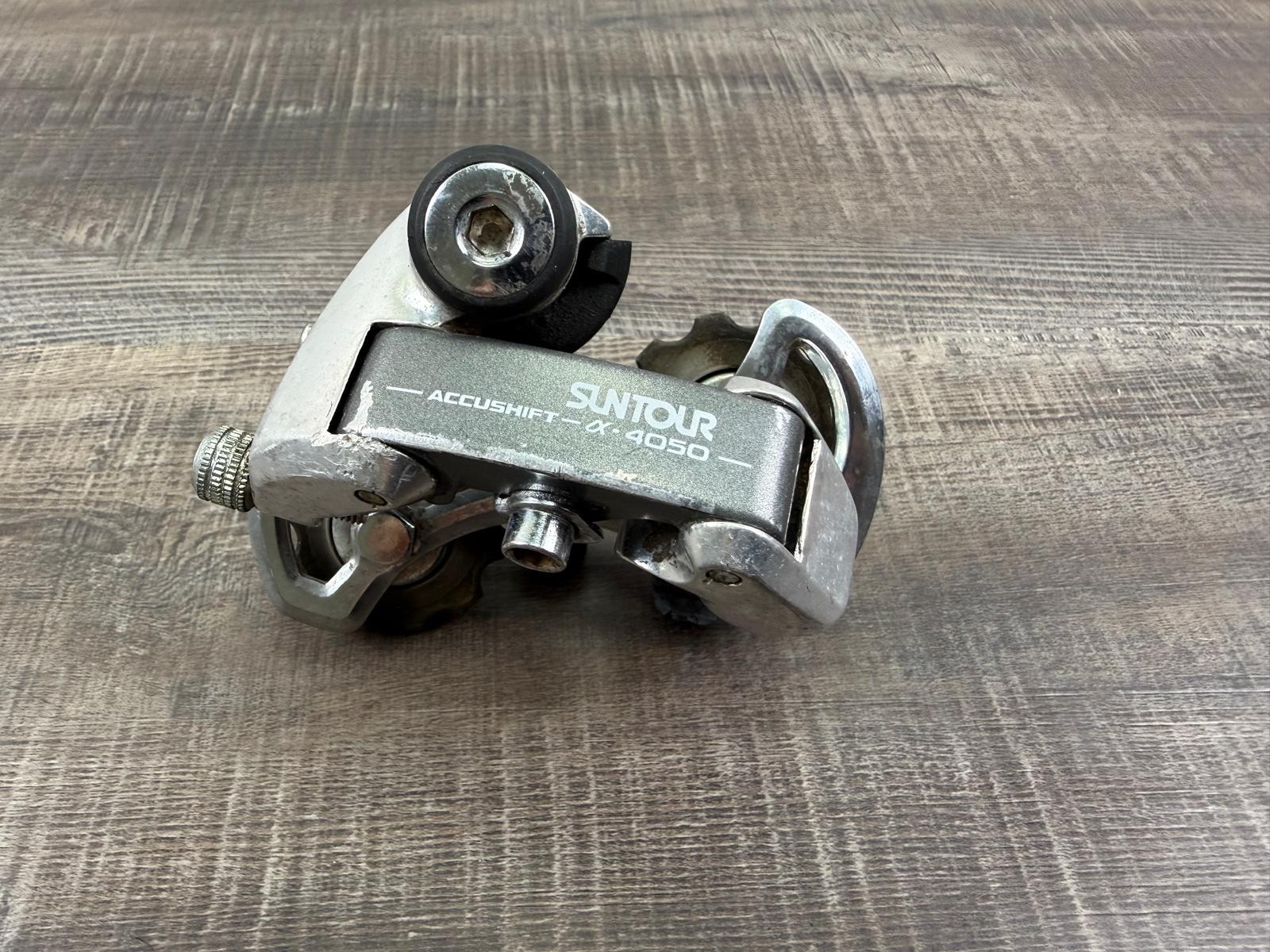 Vintage SunTour 4050 Rear Road Derailleur 6 Speed Short Cage Japan