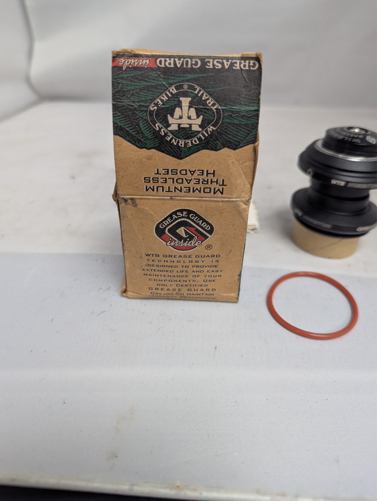 WTB grease guard 1 1/8″ threadless headset in black NOS