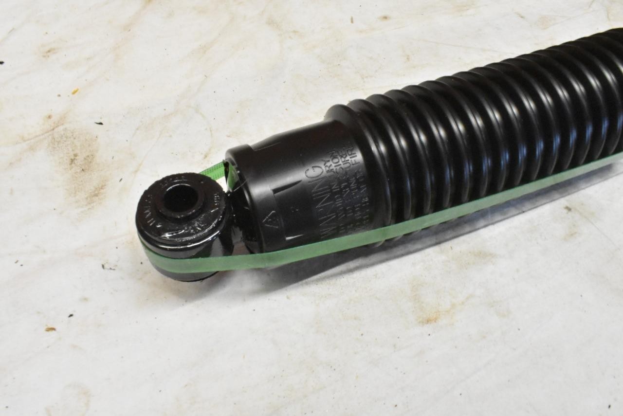 Pair of Monroe OESpectrum Reflex shocks & struts 911506 Brand new in box