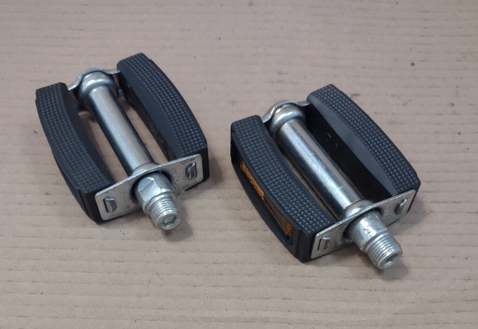 Vintage Bike Pedals Union Kids With Reflector 9/16 in NOS