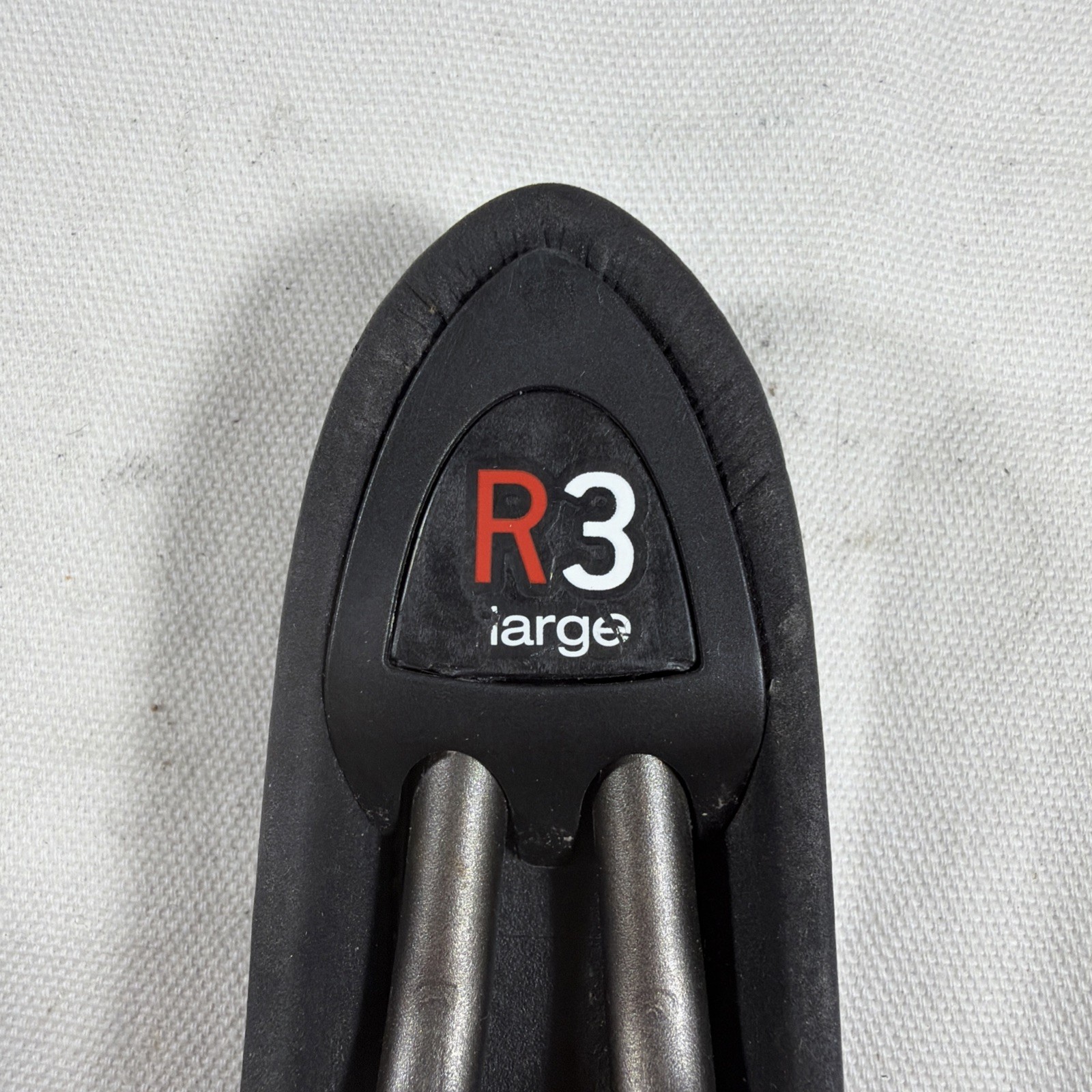 Fizik Aliante R3 Large Saddle, 7x7mm Kium rails, Good condition