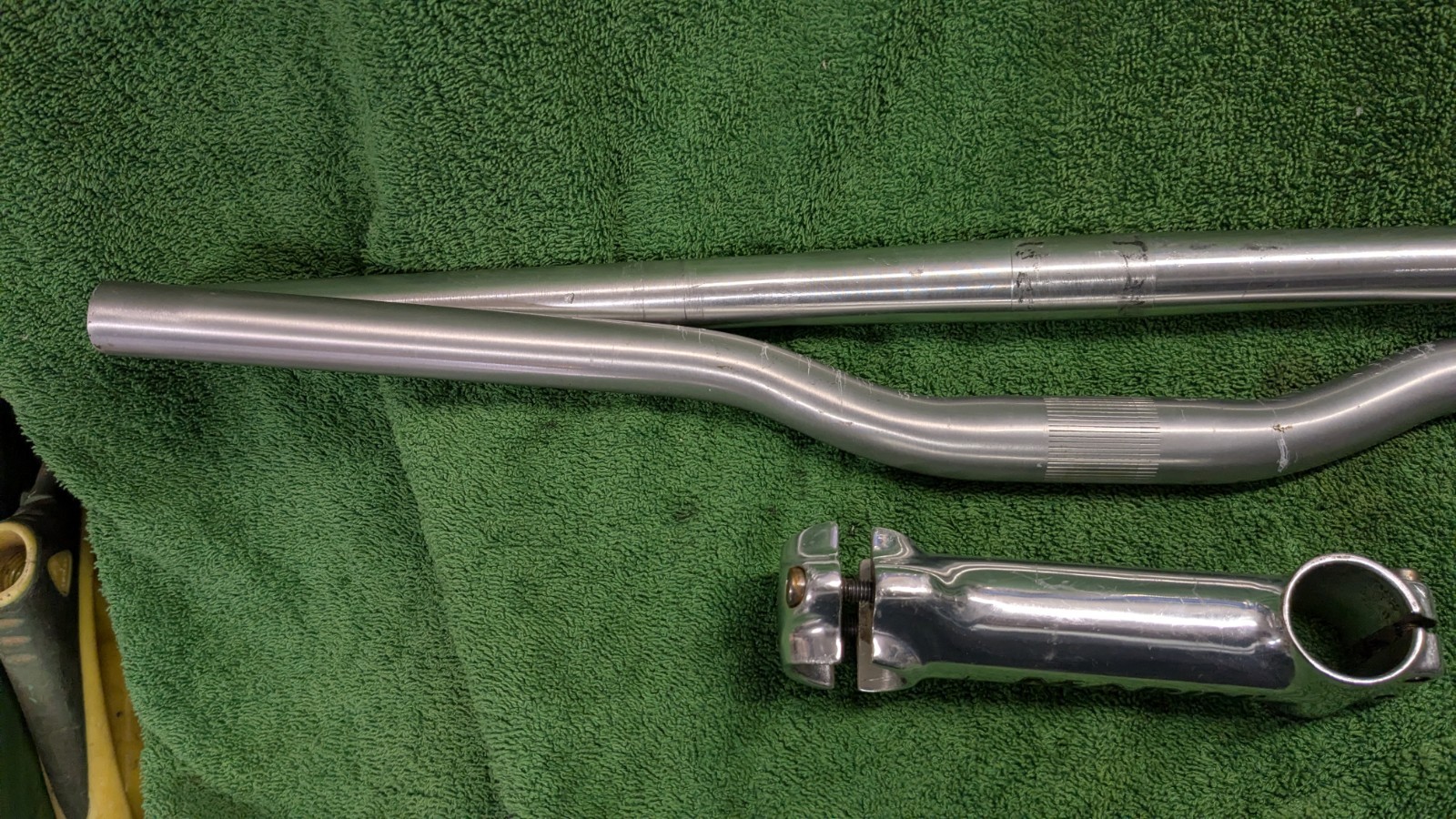 Vintage Marin Mountain Bike 1 1/8″ Stem And Handlebars Riser/Sweep 580mm 25.4mm